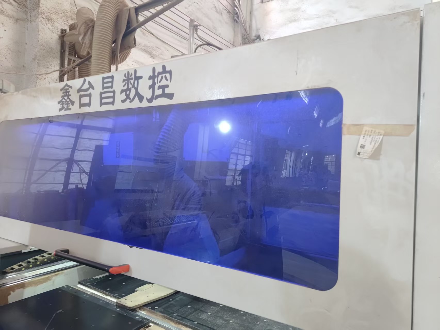 欧诗特柜体板件数控开料设备现场实拍