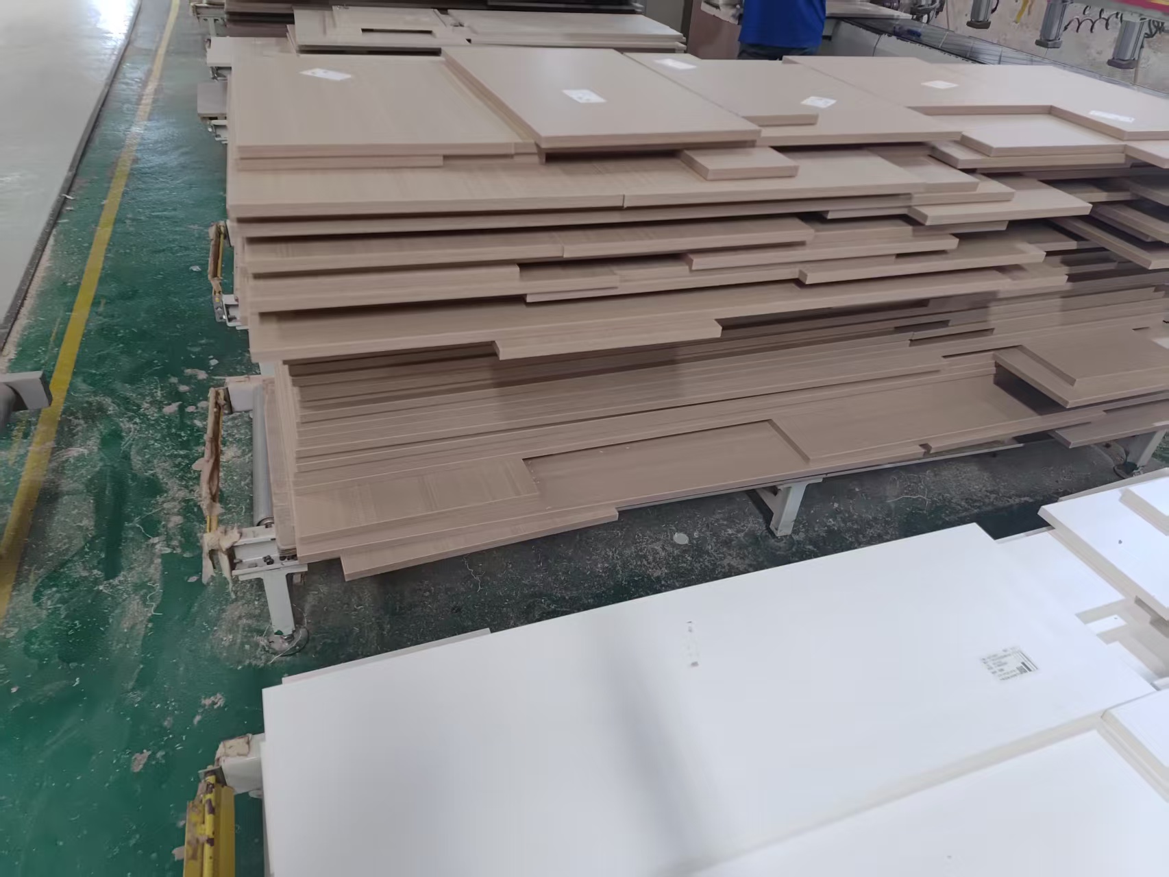 欧诗特柜体板件按订单标识和分拣现场实拍